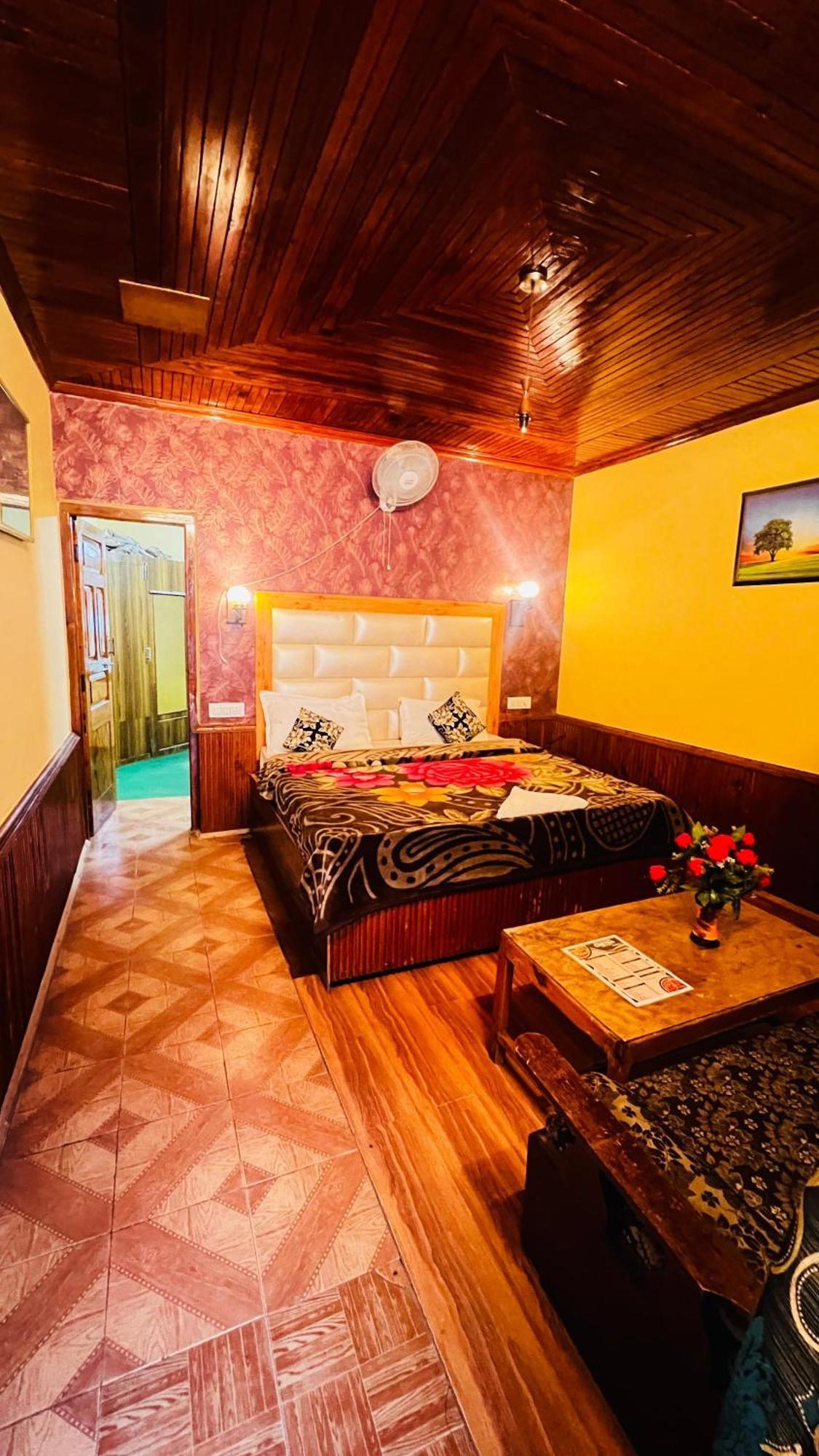 Hotel Chetna Manāli Exterior foto