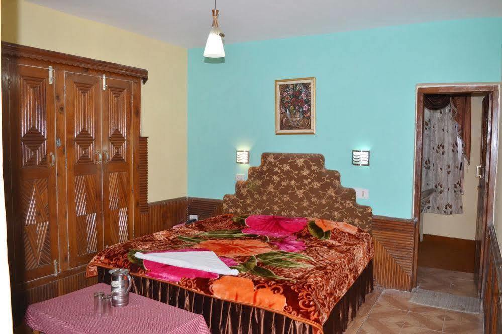 Hotel Chetna Manāli Exterior foto
